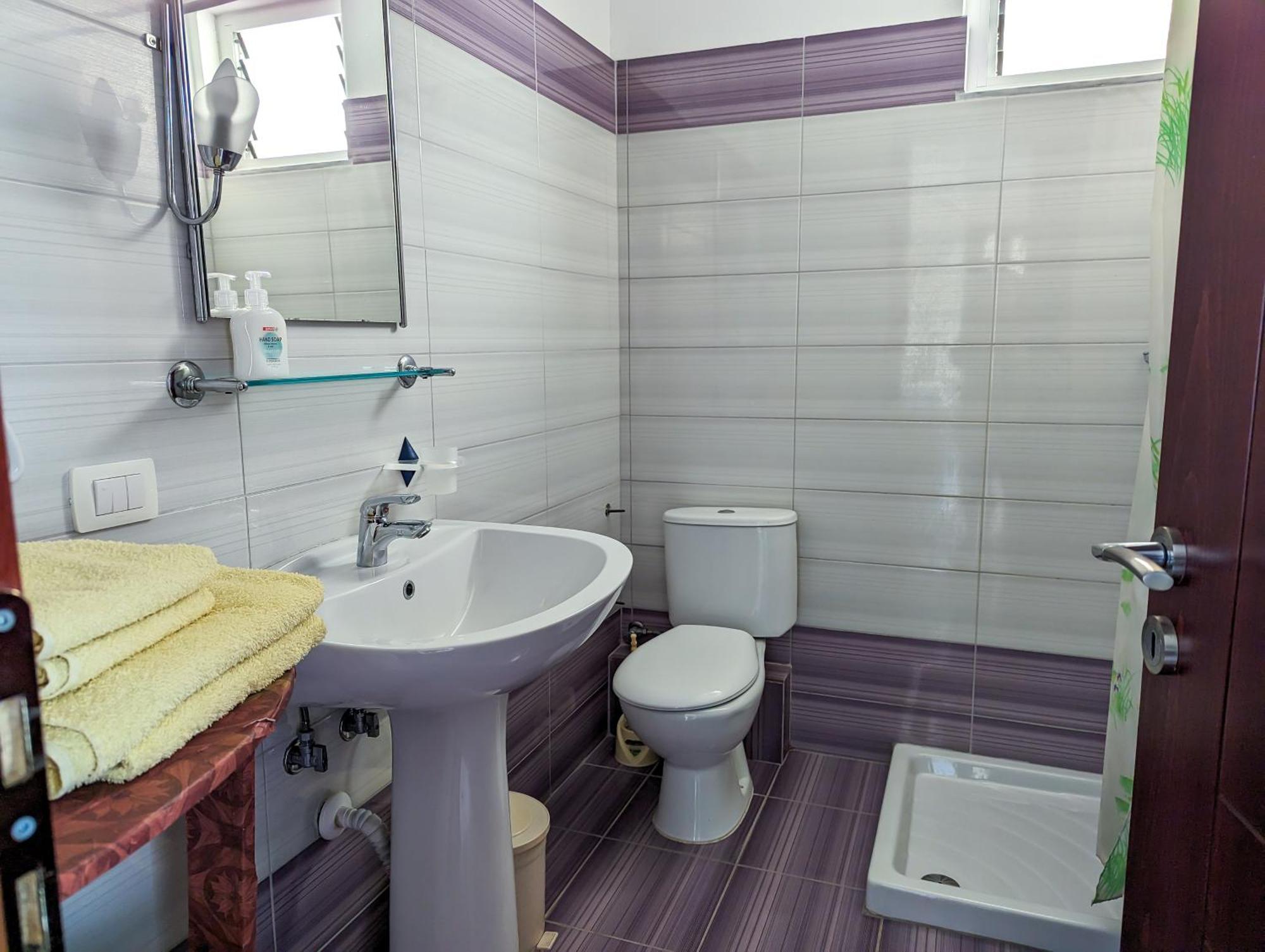 Sarah'S Apartments - 5 Min Walk To Beaches & Boulevard - Big Balcony! Sarandë Exterior foto