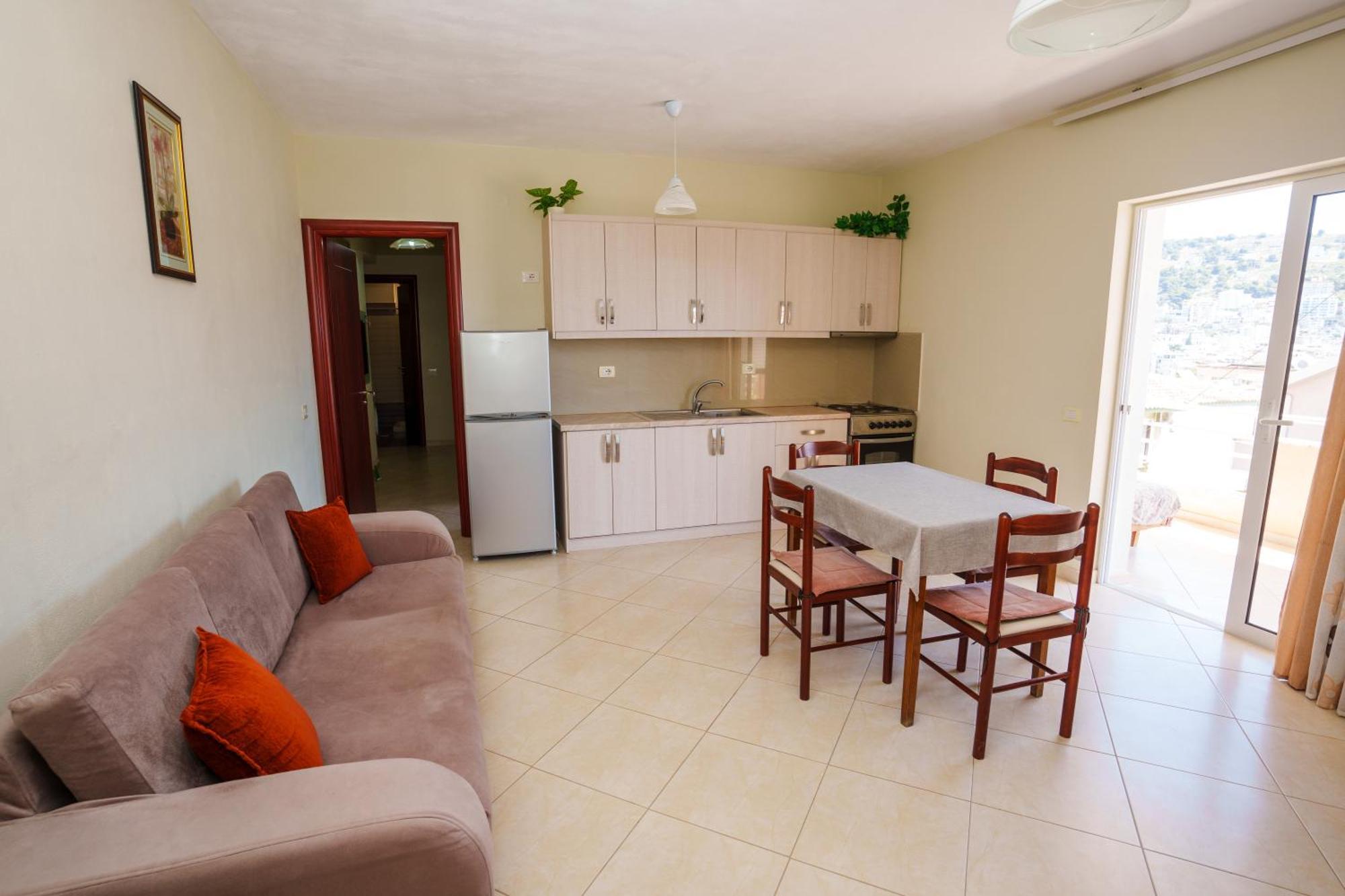 Sarah'S Apartments - 5 Min Walk To Beaches & Boulevard - Big Balcony! Sarandë Exterior foto